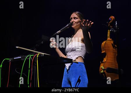 REGNO UNITO. 16 ottobre 2024. LONDRA, INGHILTERRA - 16 OTTOBRE: Frankie Archer si esibisce all'Eventim Apollo il 16 ottobre 2024 a Londra, Inghilterra. CAP/Mar © Mar/Capital Pictures credito: Capital Pictures/Alamy Live News Foto Stock