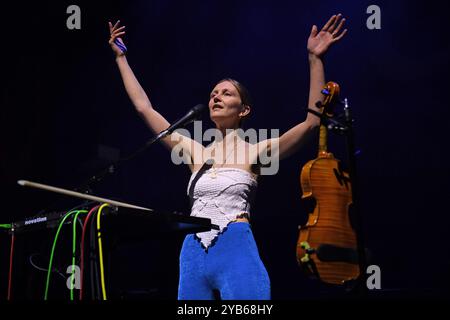 REGNO UNITO. 16 ottobre 2024. LONDRA, INGHILTERRA - 16 OTTOBRE: Frankie Archer si esibisce all'Eventim Apollo il 16 ottobre 2024 a Londra, Inghilterra. CAP/Mar © Mar/Capital Pictures credito: Capital Pictures/Alamy Live News Foto Stock