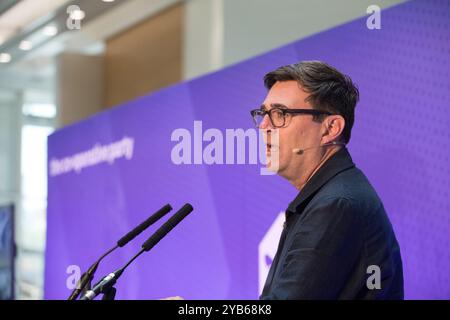 Evento di modifica della parte cooperativa. Andy Burnham, sindaco di Greater Manchester, parla all'evento di un giorno a Manchester. Foto Stock