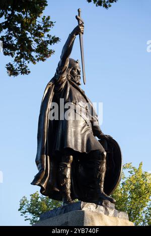 Statua di Re Alfred il Grande, Winchester, Hampshire, Inghilterra, Regno Unito, Europa Foto Stock