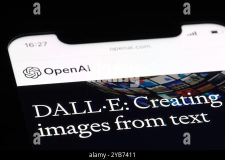 Primo piano DEL logo del marchio DALL·e sul sito Web OpenAI. Modello di deep learning sviluppato da OpenAI Foto Stock