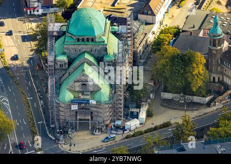 Luftbild, Andachtsstätte alte Synagoge, Kulturzentrum zur jüdischen Geschichte, Gebäude mit Dachsanierung und Fassadensanierung, Edmund-Körner-Platz, Stadtkern, Essen, Ruhrgebiet, Nordrhein-Westfalen, Deutschland ACHTUNGxMINDESTHONORARx60xEURO *** Vista aerea, luogo di culto, Sinagoga Vecchia, centro culturale per la storia ebraica, edificio con ristrutturazione del tetto e della facciata, Edmund Körner Platz, centro città, Essen, zona della Ruhr, Renania settentrionale-Vestfalia, Germania ATTENTIONxMINDESTHONORARx60xEURO Foto Stock