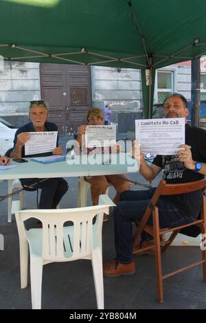 29 settembre 2024, Arzano, Campania/Napoli, Italia: Petizione dei cittadini di Arzano, in provincia di Napoli, contro la costruzione di una centrale elettrica sul territorio cittadino. (Credit Image: © Salvatore Esposito/Pacific Press via ZUMA Press Wire) SOLO PER USO EDITORIALE! Non per USO commerciale! Foto Stock