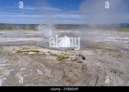 Paesaggio di geyser spasm nel bacino inferiore del Geyser del parco nazionale di Yellowstone, negli Stati Uniti Foto Stock