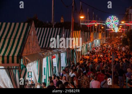 Il Velá de Santiago y Santa Ana a Triana, una festa estiva a Siviglia. Spagna Foto Stock