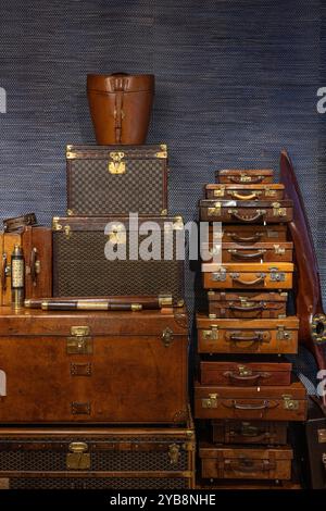 Articoli in pelle vintage Bentleys London Foto Stock