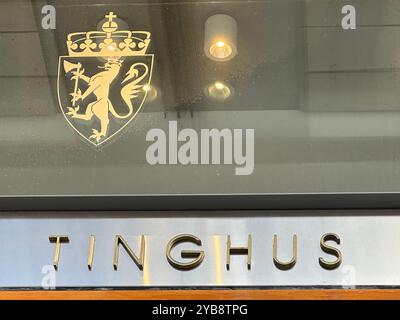 Oslo, Norvegia. 11 ottobre 2024. Vista dell'ingresso al tribunale di Oslo, dove si trova il tribunale del distretto di Oslo. Crediti: Steffen Trumpf/dpa/Alamy Live News Foto Stock