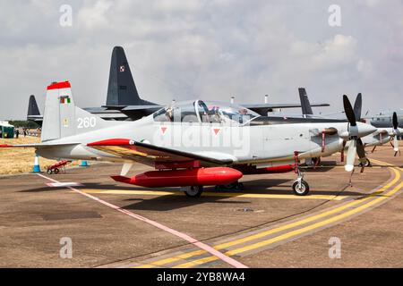 Irish Air Corps Pilatus PC-9 addestratori alla base aerea RAF Fairford. Regno Unito - 13 luglio 2018 Foto Stock