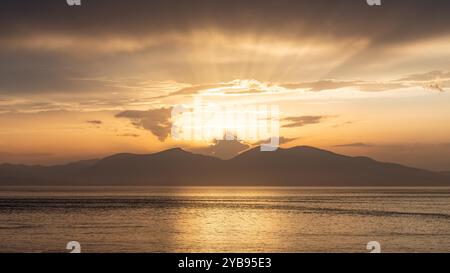 Tramonto sull'Isola di Mull, Scozia Foto Stock