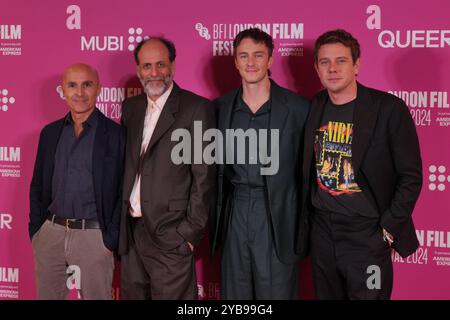 (Da sinistra a destra) il produttore Lorenzo Mieli, Luca Guadagnino, Drew Starkey e JW Anderson partecipano alla proiezione di gala del BFI London Film Festival di Queer alla Royal Festival Hall, Southbank Centre di Londra. Data foto: Giovedì 17 ottobre 2024. Foto Stock