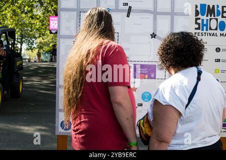 Seattle, Stati Uniti. 1 settembre 2024. Scene del festival musicale internazionale Bumbershoot del fine settimana. L'iconico festival di musica e arte attira migliaia di persone Foto Stock