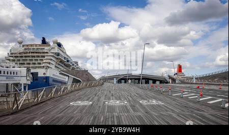 Terminal passeggeri delle crociere internazionali di Yokohama, molo di Osanbashi, Yokohama, Giappone, il 24 settembre 2024 Foto Stock