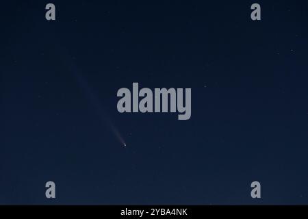 Leopoli, Leopoli, Ucraina. 17 ottobre 2024. 17 ottobre 2024 - Ucraina: Cometa C/2023 A3 (Tsuchinshan-ATLAS) appare nel cielo. La cometa nota anche come Cometa A3, si trova a circa 44 milioni di miglia dalla Terra e probabilmente ha avuto origine dalla nuvola di Oort. E' passata l'ultima volta sulla Terra 80.000 anni fa. (Credit Image: © Artur Abramiv/ZUMA Press Wire) SOLO PER USO EDITORIALE! Non per USO commerciale! Foto Stock