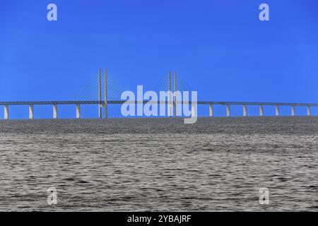 Oresund, Bridge, Oresundsbroen, il ponte strallato più lungo del mondo, che collega Copenaghen con Malmoe, Danimarca, Svezia, Scandinavia, Europa Foto Stock