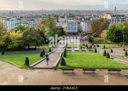Splendida vista aerea panoramica di Parigi, Francia, dalla collina di Montmartre Foto Stock