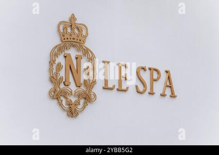 Nizza, Francia - 16 luglio 2024: Cartello all'ingresso del salone Spa del leggendario Negresco Hotel Foto Stock