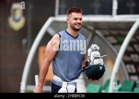 Lo sciatore collaudatore Aiden Markram durante la sessione di prove presso lo Sher-e-Bangla National Cricket Stadium (SBNCS) di Mirpur, Dhaka, Ba Foto Stock