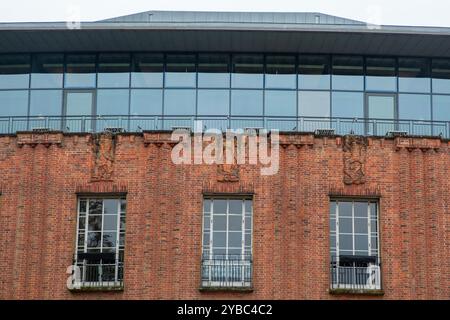 Il Royal Shakespeare Theatre (RST) (originariamente chiamato Shakespeare Memorial Theatre) a Stratford-upon-Avon Foto Stock