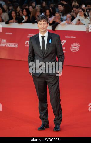 Cerimonia di apertura e Berlinguer - il tappeto rosso della grande ambizione - 19° Festival del Cinema di Roma Roma, Italia - 16 ottobre 2024: Lino Guanciale partecipa al Berlinguer - il tappeto rosso della grande ambizione durante il 19° Festival del Cinema di Roma all'Auditorium Parco della musica. Roma RM Italia Copyright: XPhotoxbyxGennaroxLeonardix Foto Stock