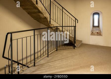 Danzica, Polonia - 6 ottobre 2024: Interno della fortezza di Wisloujscie, una fortezza storica a Danzica sul fiume Martwa Wisła. Polonia Foto Stock