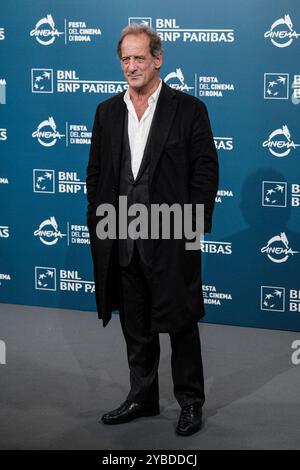 Roma, Italia. 18 ottobre 2024. Vincent Lindon partecipa al photocall del film "le Choix de Joseph Cross" durante il 19° Festival del Cinema di Roma all'Auditorium Parco della musica di Roma. Credito: SOPA Images Limited/Alamy Live News Foto Stock