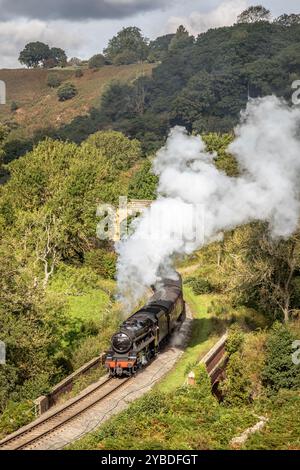 LMS 4-6-0 "5MT" No. 5428 "Eric Treacy" passa Darnholme sulla North Yorkshire Moors Railway Foto Stock