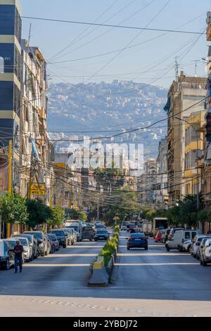 Le strade della città di Beirut, con un bellissimo panorama, visto dal quartiere armeno di Bourj Hammoud, nel centro della capitale libanese. Foto Stock