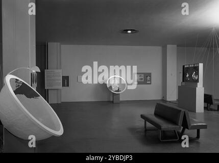 Airways to Peace, Museum of Modern Art, 11 W. 53rd St., New York City, 1943. Foto Stock