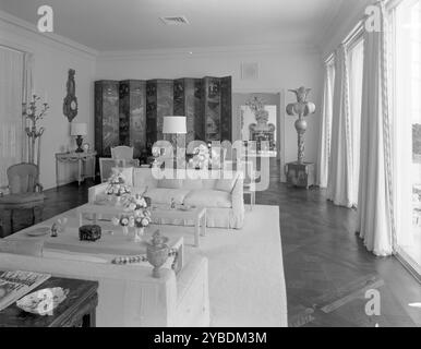 Dr. E Mrs. Leon Levy, residenza al 1409 S. Ocean Blvd., Palm Beach, 1959. Foto Stock