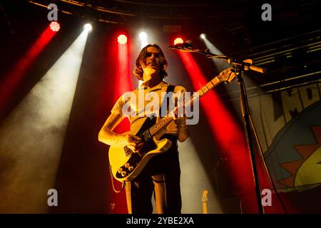 Milano, Italia. 17 ottobre 2024. Cole Clisby di Almost Monday si esibisce dal vivo al Fabrique di Milano, il 18 ottobre 2024 (foto di Mairo cinque/NurPhoto). Crediti: NurPhoto SRL/Alamy Live News Foto Stock