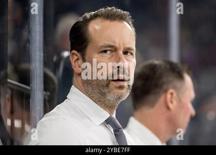 Monaco, Germania. 18 ottobre 2024. Thomas Dolak (Co-allenatore, Augsburger Panther). GER, EHC Red Bull Muenchen gegen Augsburger Panther, Eishockey, DEL, 10. Spieltag, Saison 2024/2025, 18.10.2024. Foto: Eibner-Pressefoto/Heike Feiner credito: dpa/Alamy Live News Foto Stock