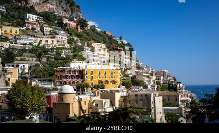 Vista sull'oceano dalla Costiera Amalfitana Foto Stock