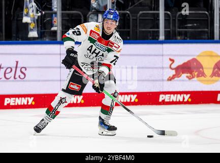 Monaco, Germania. 18 ottobre 2024. Riley McCourt (Augsburger Panther, n. 72). GER, EHC Red Bull Muenchen gegen Augsburger Panther, Eishockey, DEL, 10. Spieltag, Saison 2024/2025, 18.10.2024. Foto: Eibner-Pressefoto/Heike Feiner credito: dpa/Alamy Live News Foto Stock