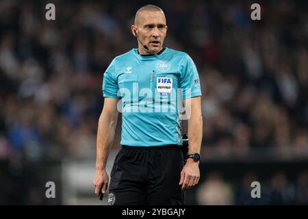 Copenaghen, Danimarca. 18 ottobre 2024. L'arbitro Mads-Kristoffer Kristoffersen visto durante il 3F Superliga match tra FC Copenhagen e Vejle BK al Parken di Copenaghen. Credito: Gonzales Photo/Alamy Live News Foto Stock