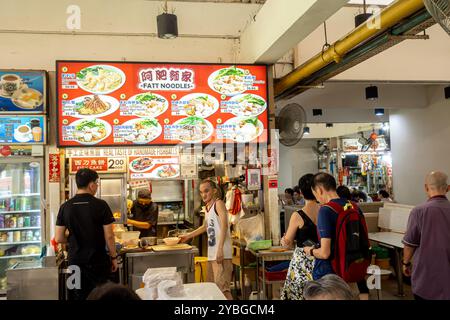 Stand self-service fatt Noodles Chinese Food - stand Hawker a Berseh Food Centre, Little India, Singapore Foto Stock