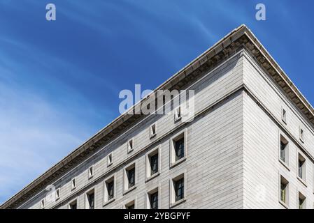 Madrid, Spagna, 1 maggio 2019: Nuevos Ministerios è un complesso governativo situato nel centro di Madrid. Il progetto originale è stato progettato dall'architetto Secundino Zua Foto Stock