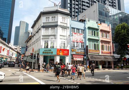 Strada pedonale attraversata, N Bridge Rd Dontwon Singapore. Jane Deer, ristorante Foto Stock