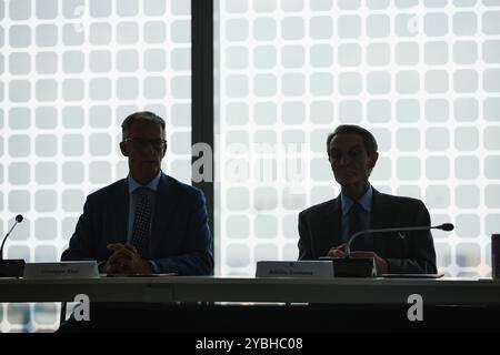 Milano, Italia. 19 luglio 2024. Attilio Fontana e Giuseppe Ricci partecipano alla firma del protocollo d'intesa tra regione Lombardia ed Eni Spa presso Palazzo Lombardia a Milano, Italia, il 19 luglio 2024 (foto di Alessandro Bremec/NurPhoto). Crediti: NurPhoto SRL/Alamy Live News Foto Stock