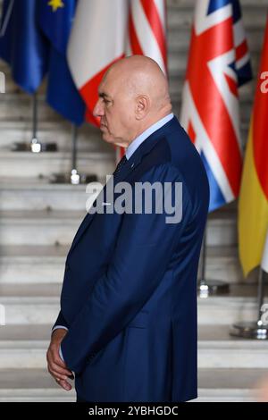 I ministri del G7 si incontrano a Napoli durante il G7 Defense Meeting a Napoli a Palazzo reale il 10/19/2024 in foto: Nella foto il Ministro della difesa italiano Guido Crocetta NAPOLI Palazzo reale CAMPANIA ITALIA Copyright: XFABIOxSASSOxFabioxSassox 2L8A1925 Foto Stock