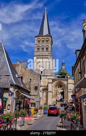 Francia, Nièvre (58), la Charité-sur-Loire, Via di Saint-Jacques-de-Compostelle, Chiesa di Notre-Dame, Valle della Loira Foto Stock