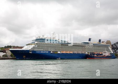 Sydney, Australia. 19 ottobre 2024. Celebrity Cruises nave da crociera Celebrity Solstice presso il terminal passeggeri d'oltremare. Crediti: Richard Milnes/Alamy Foto Stock