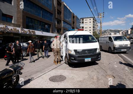 Beirut, Libano. 19 ottobre 2024. Almeno due persone sono state uccise in uno sciopero israeliano nei pressi della città prevalentemente cristiana di Jounieh, a nord di Beirut, in Libano, il 19 ottobre 2024. Foto di Marc Fayad/ABACAPRESS. COM credito: Abaca Press/Alamy Live News Foto Stock