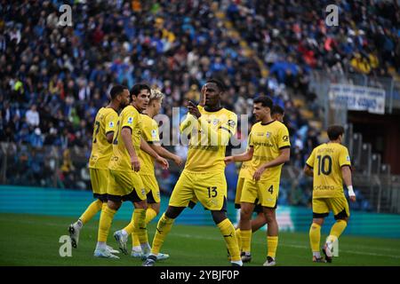 Como, Italia. 19 ottobre 2024. Calcio Como e Parma calcio 1913 serie A Match il 19 ottobre 2024 allo stadio Giuseppe Senigallia di Como, Italia crediti: Tiziano Ballabio/Alamy Live News Foto Stock