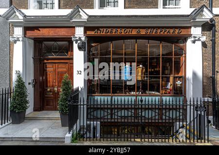 Esterno della Anderson & Sheppard Tailor personalizzato dal 1906 Foto Stock