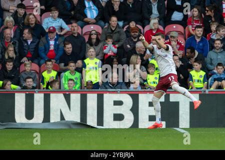 Riverside Stadium, Middlesbrough sabato 19 ottobre 2024. Anis Mehmeti di Bristol City festeggia dopo aver segnato il gol di apertura durante la partita di campionato Sky Bet tra Middlesbrough e Bristol City al Riverside Stadium di Middlesbrough sabato 19 ottobre 2024. (Foto: Trevor Wilkinson | mi News) crediti: MI News & Sport /Alamy Live News Foto Stock