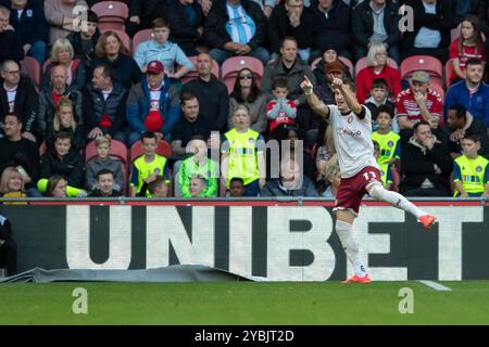 Riverside Stadium, Middlesbrough sabato 19 ottobre 2024. Anis Mehmeti di Bristol City festeggia dopo aver segnato il gol di apertura durante la partita di campionato Sky Bet tra Middlesbrough e Bristol City al Riverside Stadium di Middlesbrough sabato 19 ottobre 2024. (Foto: Trevor Wilkinson | mi News) crediti: MI News & Sport /Alamy Live News Foto Stock