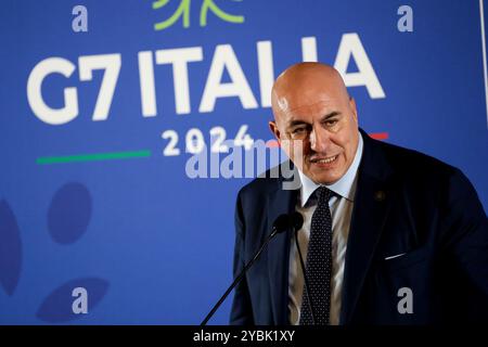 Napoli, Italia. 19 ottobre 2024. Conferenza stampa per Guido Crosetto Ministro della difesa dell'Italia incontro dei Ministri G7 sulla difesa a Napoli, Italia, 19 ottobre foto Alessandro Garofalo / LaPresse credito: LaPresse/Alamy Live News Foto Stock
