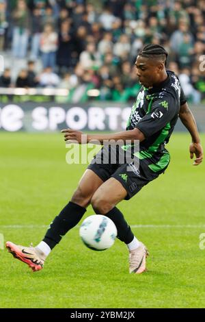 Brugge, Belgio. 19 ottobre 2024. Abu Francis di Cercle raffigurato in azione durante una partita di calcio tra Cercle Brugge e FCV Dender EH, sabato 19 ottobre 2024 a Brugge, il giorno 11 della prima divisione del campionato belga 'Jupiler Pro League' 2024-2025. BELGA FOTO KURT DESPLENTER credito: Belga News Agency/Alamy Live News Foto Stock