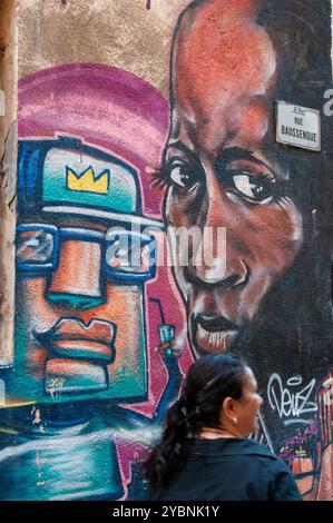 Scorcio del quartiere le Panier di Marsiglia con la Street art. Francia, Europa Foto Stock