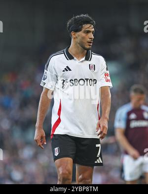 Londra, Regno Unito. 19 ottobre 2024. Londra, 19 ottobre 2024: Raul Jimenez del Fulham durante la partita di Premier League tra Fulham e Aston Villa al Craven Cottage il 19 ottobre 2024 a Londra, Inghilterra. (Pedro Soares/SPP) credito: SPP Sport Press Photo. /Alamy Live News Foto Stock